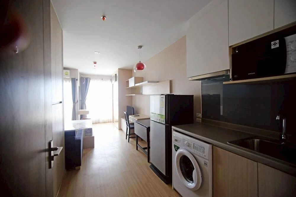 For rent: Casa Condo Ratchada-Ratchaphruek. Nice unit with high-quality built-in furniture. High floor with beautiful, unblocked view. Book now!