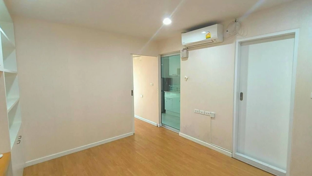 Casa Condo Ratchada Tha-Pra for rent. Ready to move in, spacious and comfortable. Fully furnished with appliances. Book now before it's too late!!!