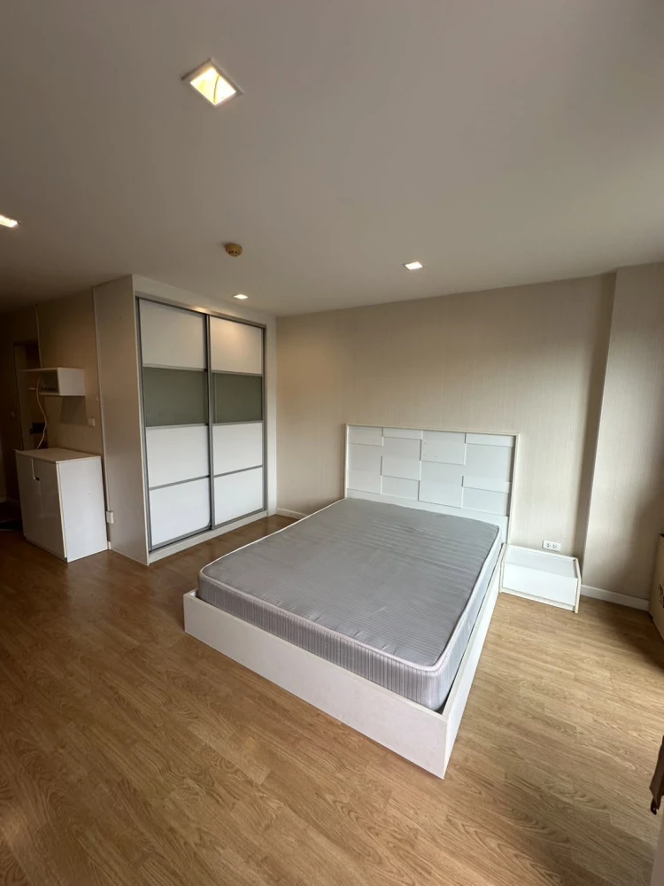 Condo for rent at Casa Condo Ratchada Tha-Pra. The unit is move-in ready and comes with full amenities—book yours now before it’s gone!
