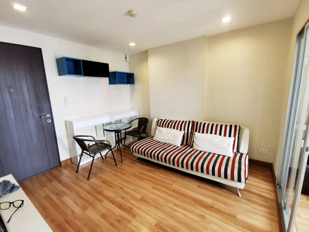 For rent: Casa Condo Sukhumvit 97, 7th floor, separated rooms, low price, great value, just come and move in.