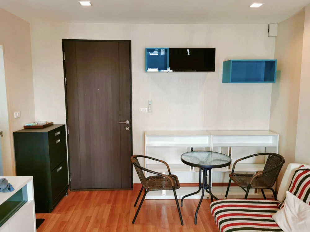 For rent: Casa Condo Sukhumvit 97, 7th floor, separated rooms, low price, great value, just come and move in.