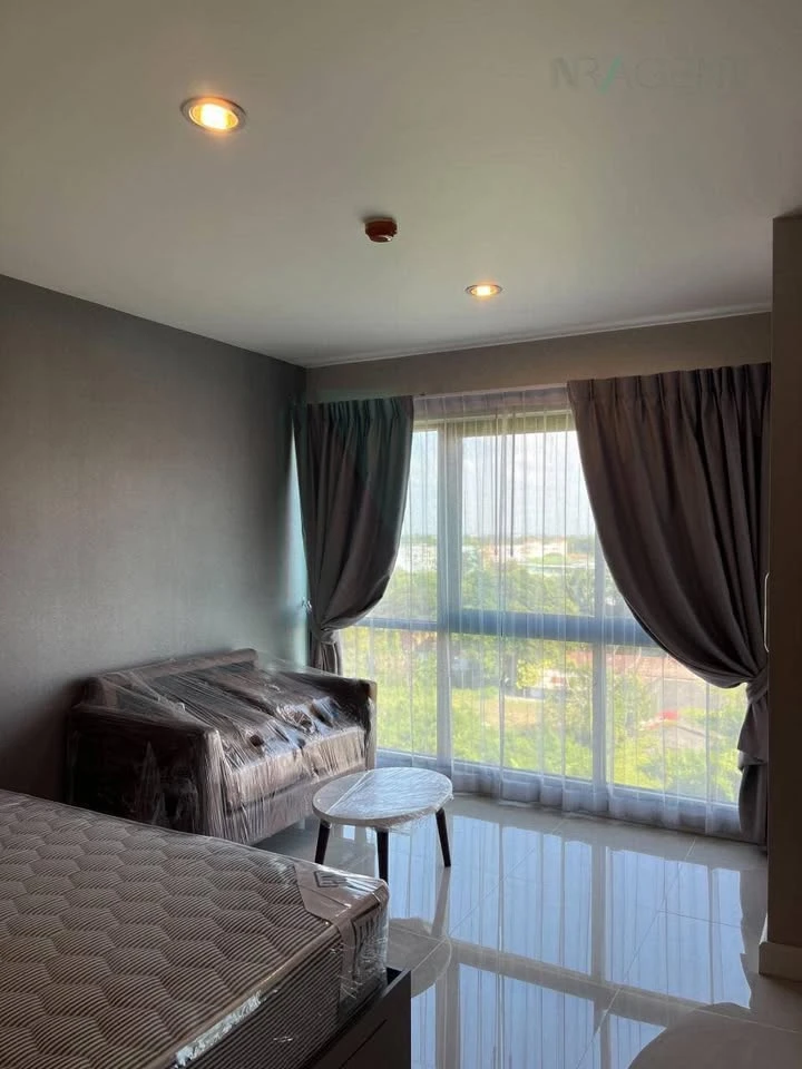 For rent: Casa France @ Abac Bangna, 5th floor, fully furnished room, nice to live in, hurry and book now, don't miss out.