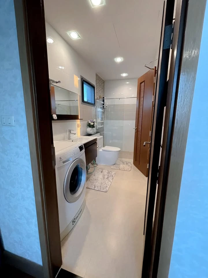 For rent Casalunar Paradiso Condominium, spacious room, lots of usable space, everything is complete here, hurry and move in.