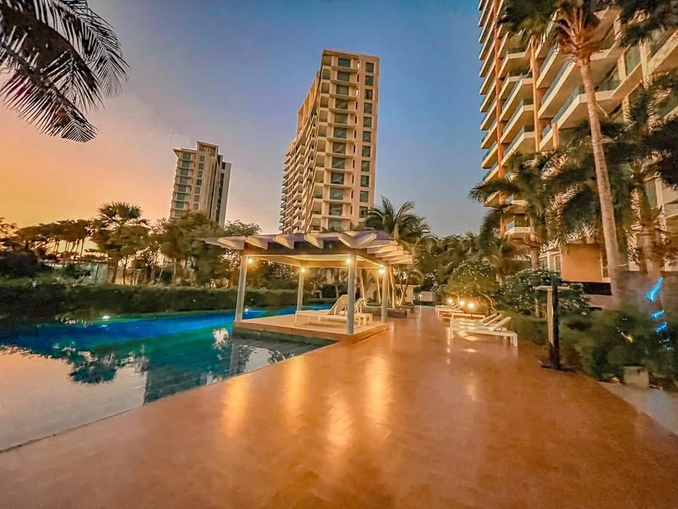 For rent Casalunar Paradiso Condominium, spacious room, lots of usable space, everything is complete here, hurry and move in.