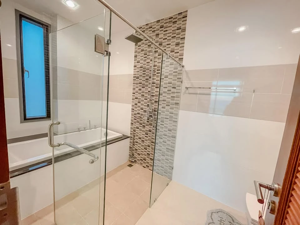 For rent Casalunar Paradiso Condominium, spacious room, lots of usable space, everything is complete here, hurry and move in.
