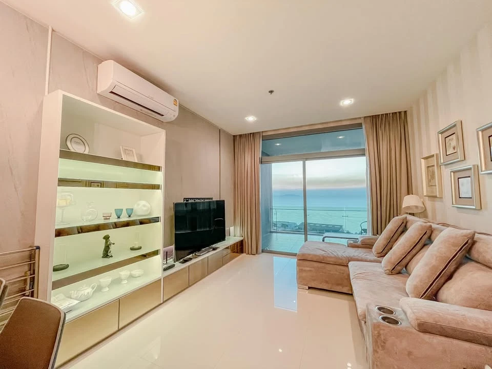 For rent Casalunar Paradiso Condominium, spacious room, lots of usable space, everything is complete here, hurry and move in.