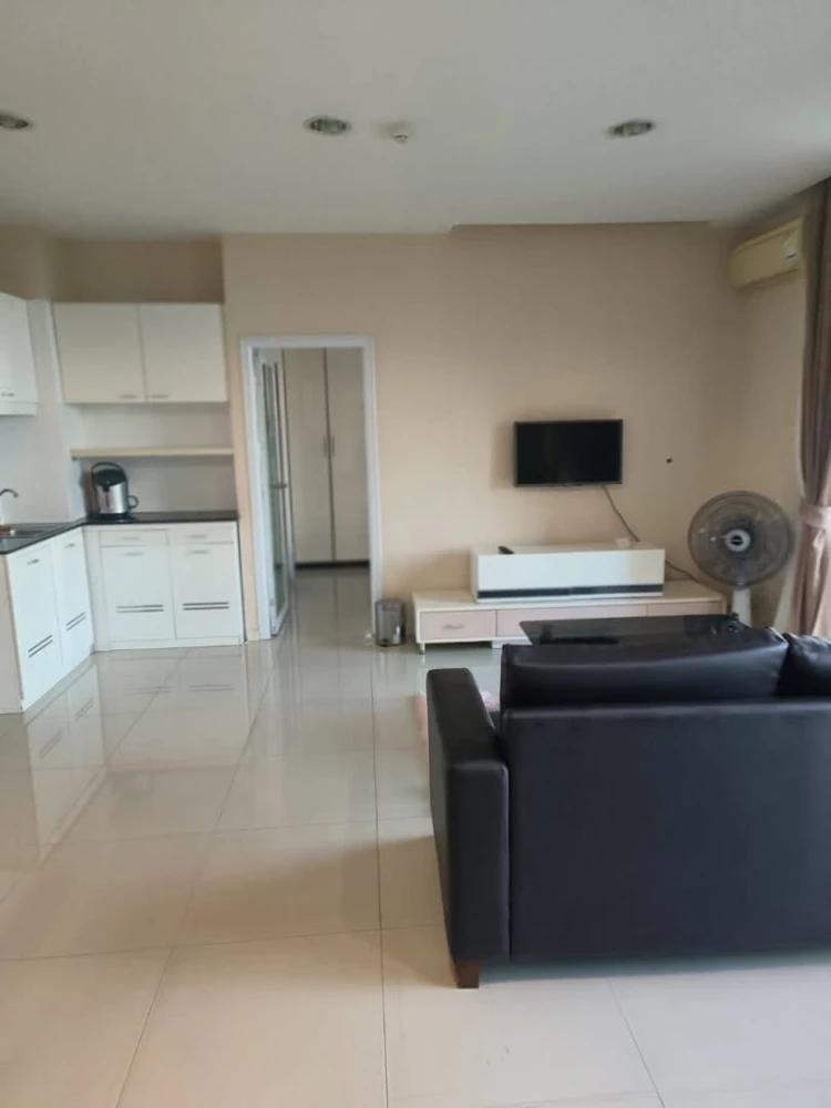 For rent: CC Condominium 1, 7th floor, fully furnished, nice room, interested in booking now, don't miss out.