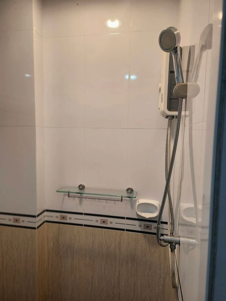 For rent: CC Condominium 1, 7th floor, fully furnished, nice room, interested in booking now, don't miss out.