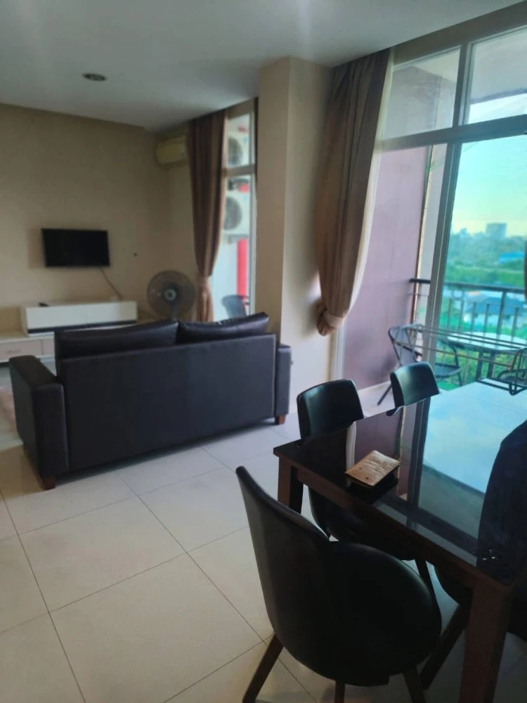 For rent: CC Condominium 1, 7th floor, fully furnished, nice room, interested in booking now, don't miss out.