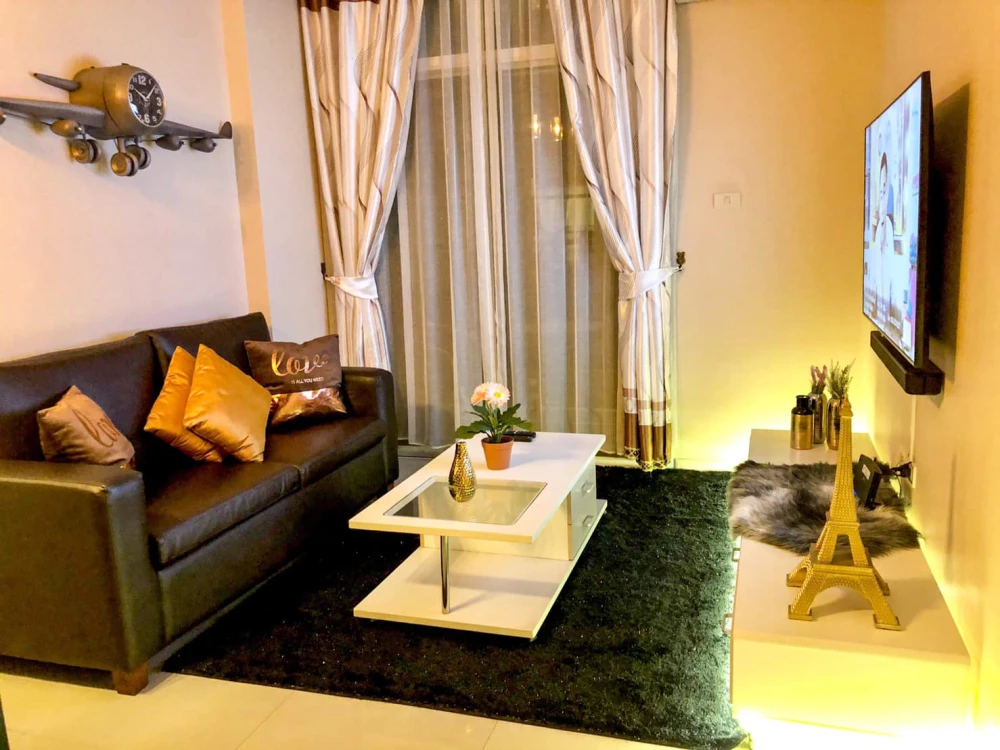 For rent: CC Condominium, 1 room, nice and comfortable, fully furnished, spacious room, comfortable to live in, reserve now.
