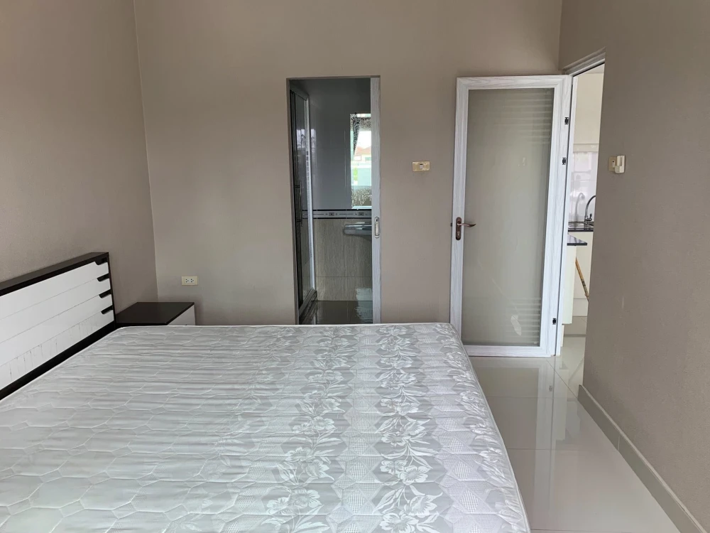 For rent: CC Condominium 2, 1 bedroom, 1 bathroom, fully furnished, just bring your bags and move in!