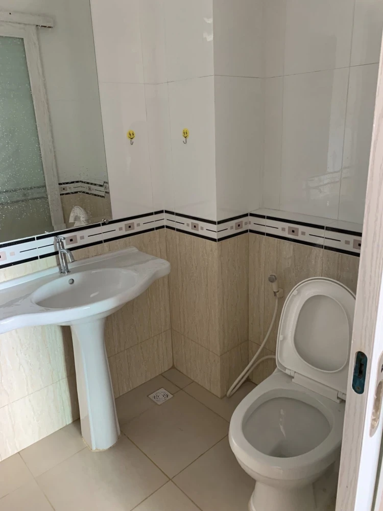 For rent: CC Condominium 2, 1 bedroom, 1 bathroom, fully furnished, just bring your bags and move in!