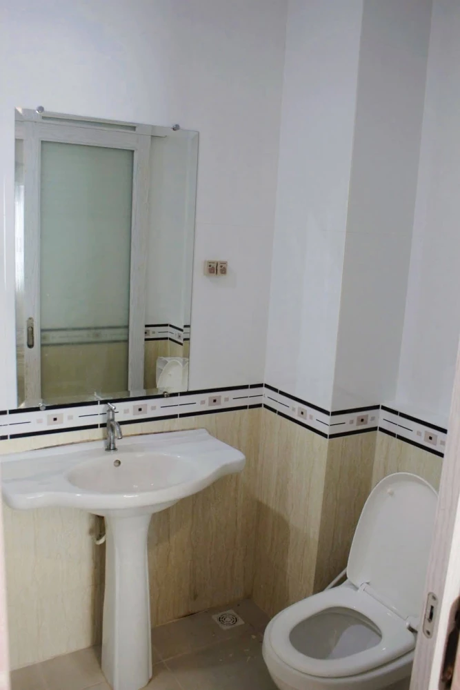 For rent: CC Condominium 2, 1 bedroom, 1 bathroom, fully furnished, with beautiful wallpaper. Don't miss it!