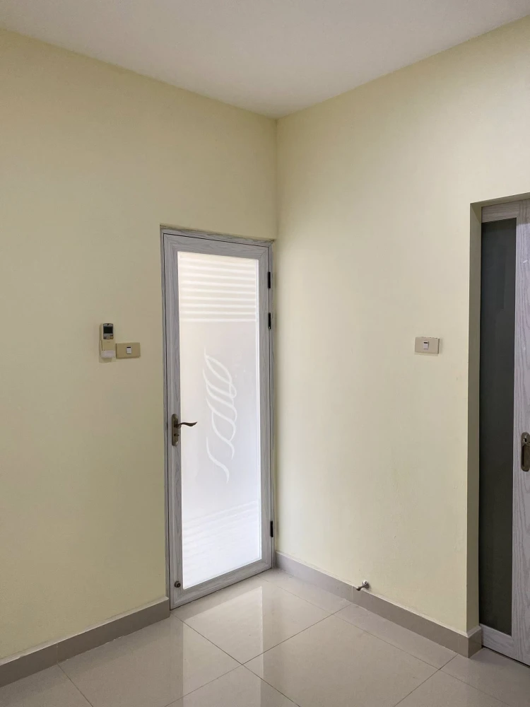 CC Condominium for rent, 2nd floor, unit 4, pool view. Fully furnished with appliances. Move in now! Don't wait!