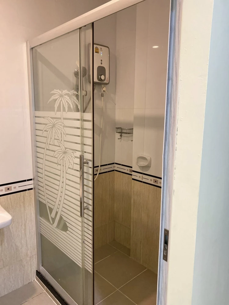 CC Condominium for rent, 2nd floor, unit 4, pool view. Fully furnished with appliances. Move in now! Don't wait!