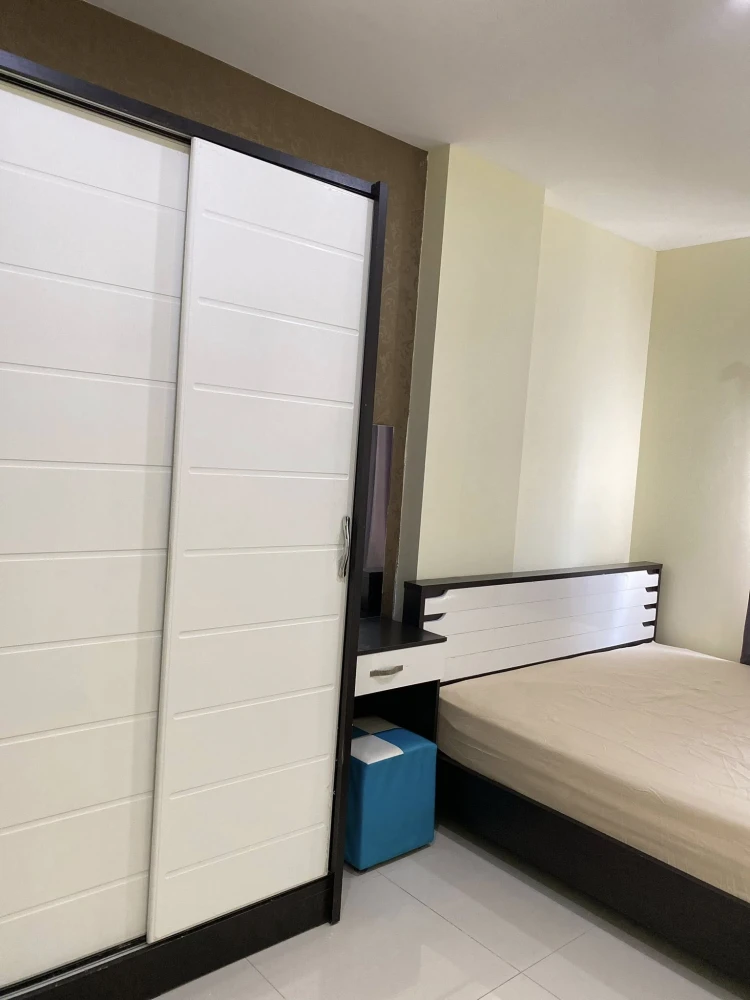 CC Condominium for rent, 2nd floor, unit 4, pool view. Fully furnished with appliances. Move in now! Don't wait!