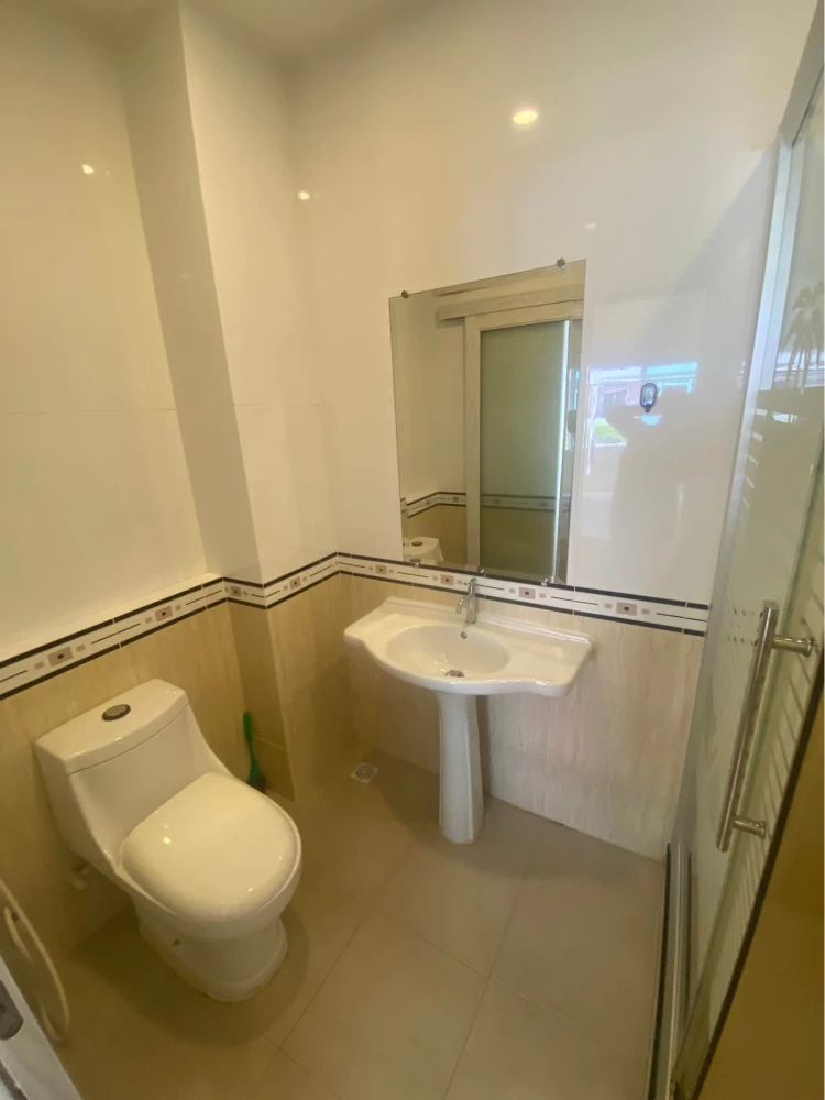 CC Condominium for rent, 2 ready-to-move-in units. Spacious and comfortable. Book now! Don't miss out! +++