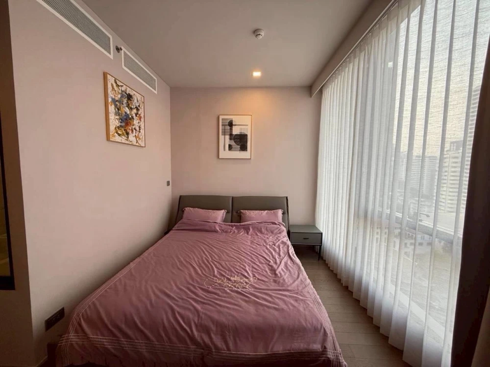 For rent: Celes Asoke, 2 bedrooms, 17th floor, fully furnished, very livable. Book now, don't miss out!