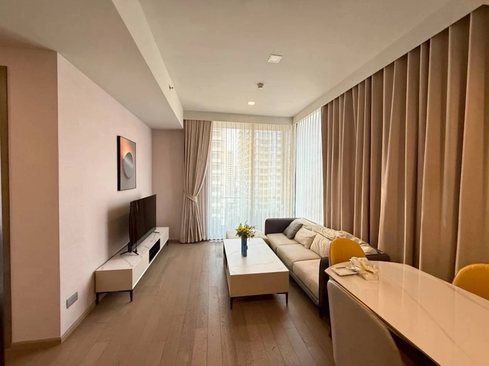 For rent: Celes Asoke, 2 bedrooms, 17th floor, fully furnished, very livable. Book now, don't miss out!