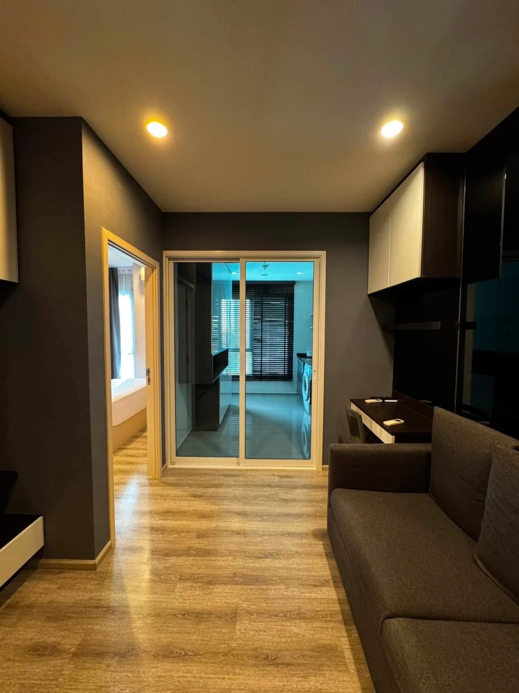 For rent: Centric Ari Station, 26th floor, separate private unit, fully furnished. Book now!