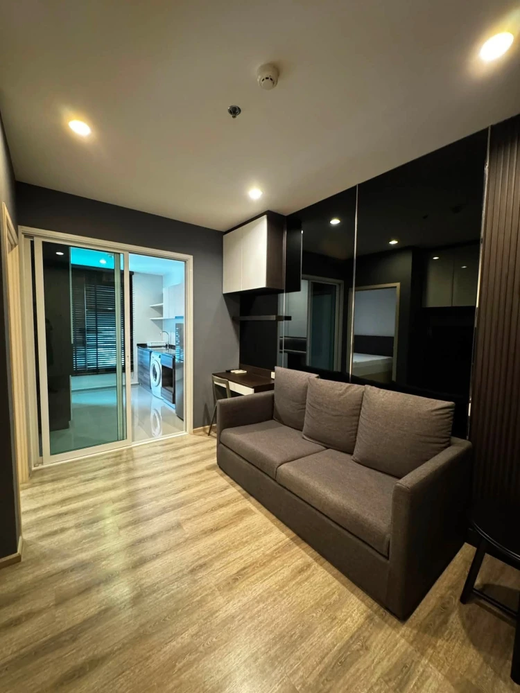 For rent: Centric Ari Station, 26th floor, separate private unit, fully furnished. Book now!