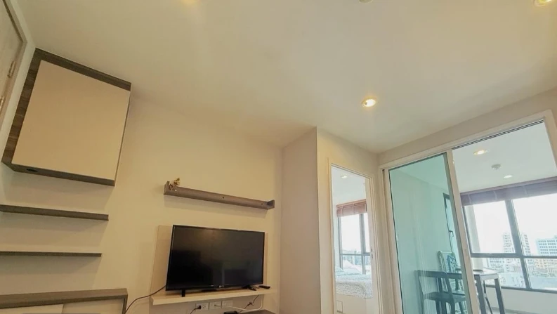 For rent: Centric Ari Station, 8th floor, fully furnished unit, very livable. Book now! Don't miss out!