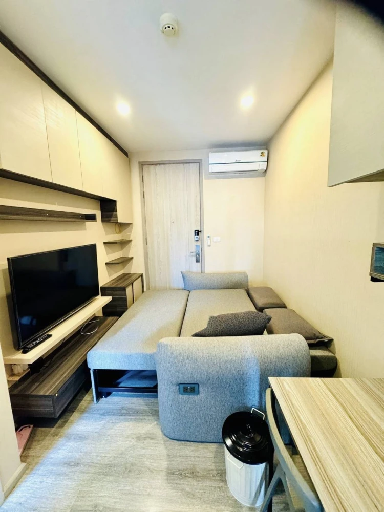 For rent: Centric Ari Station, high floor unit, fully furnished, comfortable, complete amenities. Book now!