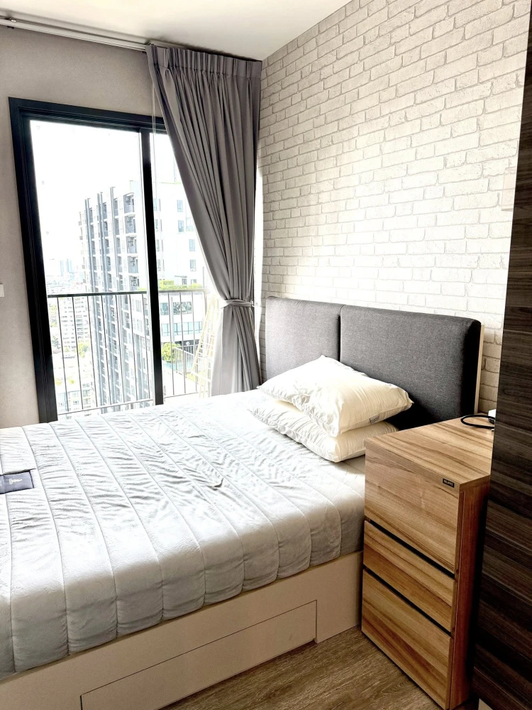 For rent: Centric Ari Station, high floor unit, fully furnished, comfortable, complete amenities. Book now!