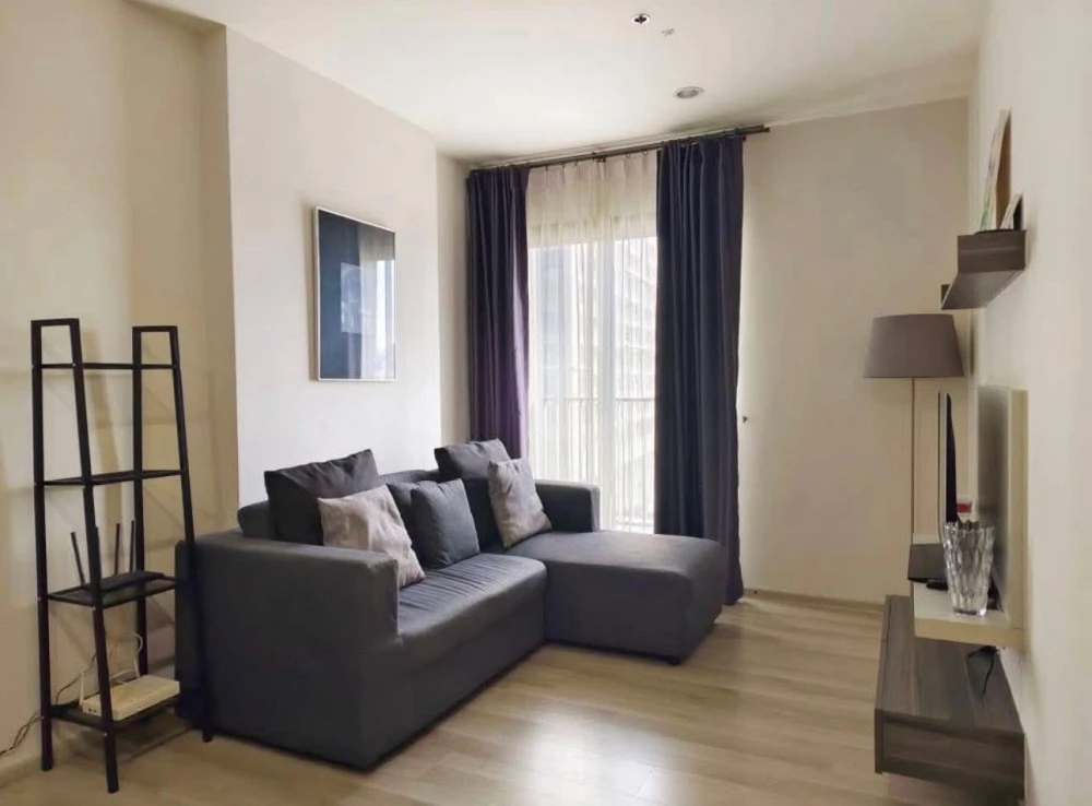 For rent: Centric Ratchada Huaikhwang, 8th floor, corner unit, fully furnished. Book now!