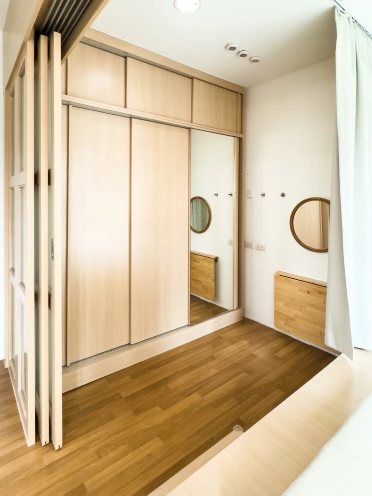 For rent: Centric Ratchada-Suthisan, beautifully decorated minimalist unit, great location, complete amenities. Book now!