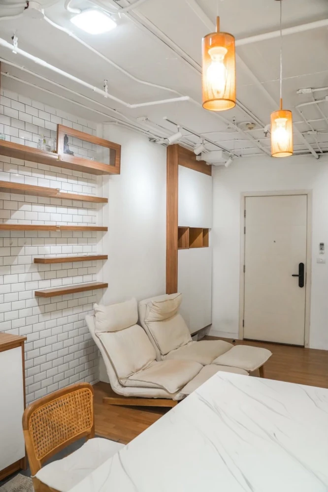 For rent: Centric Ratchada-Suthisan, beautifully decorated minimalist unit, great location, complete amenities. Book now!