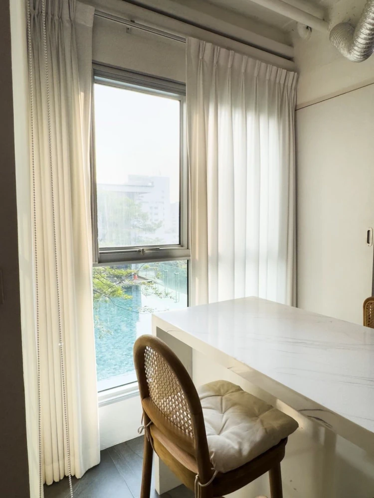 For rent: Centric Ratchada-Suthisan, beautifully decorated minimalist unit, great location, complete amenities. Book now!