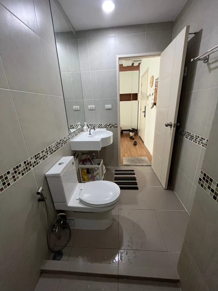 For rent: Centric Ratchada-Suthisan, beautifully decorated minimalist unit, great location, complete amenities. Book now!