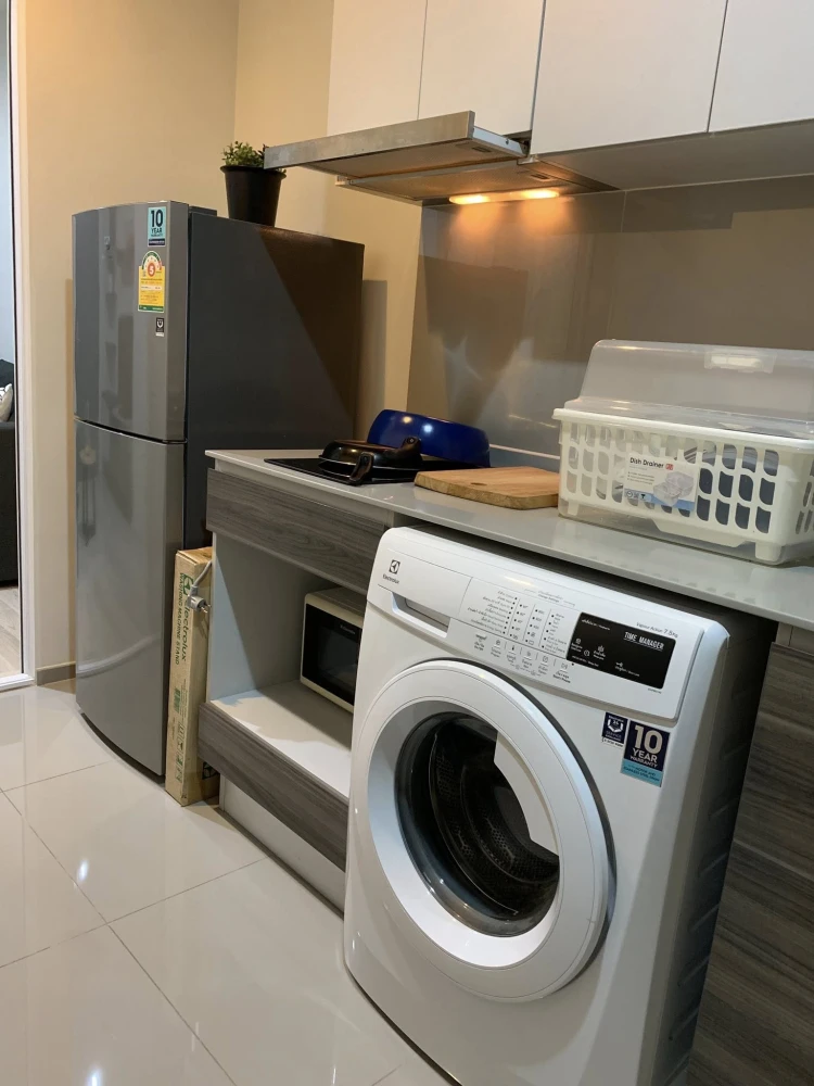 For rent: Centric Ratchada–Huai Khwang, 10th floor, fully furnished. Interested? Reserve now!
