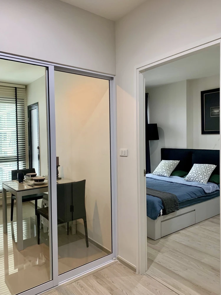 For rent: Centric Ratchada–Huai Khwang, 10th floor, fully furnished. Interested? Reserve now!