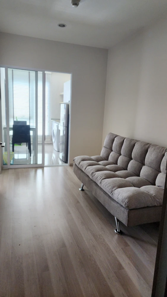 For rent: Centric Ratchada–Huai Khwang, 21st floor, fully furnished, nice room, interested, reserve now, don't miss out!