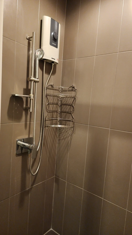 For rent: Centric Ratchada–Huai Khwang, 21st floor, fully furnished, nice room, interested, reserve now, don't miss out!