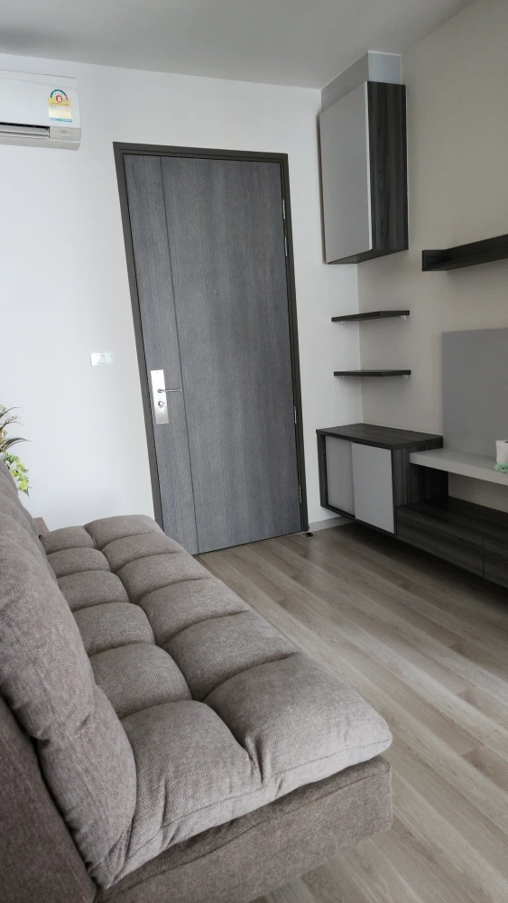 For rent: Centric Ratchada–Huai Khwang, 21st floor, fully furnished, nice room, interested, reserve now, don't miss out!
