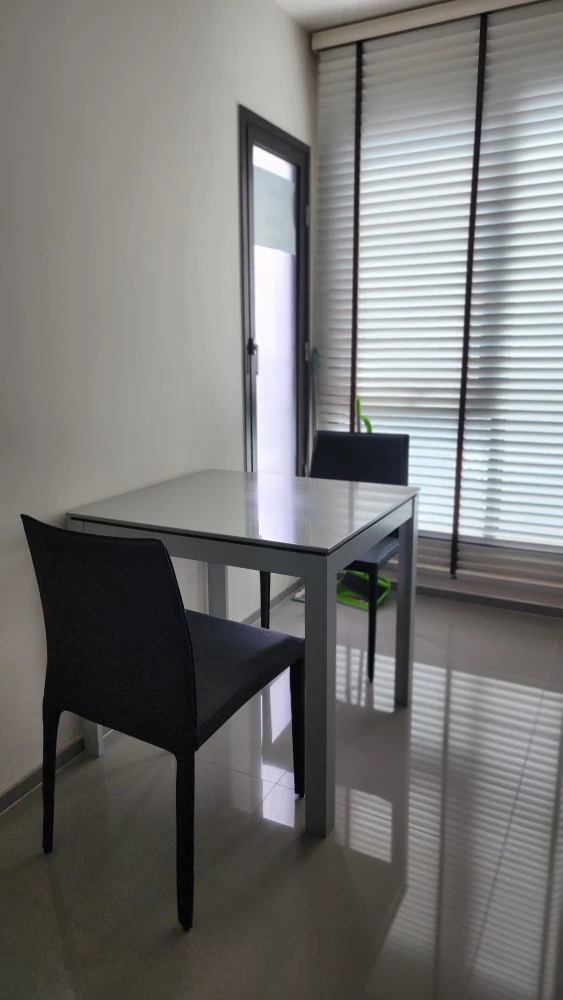 For rent: Centric Ratchada–Huai Khwang, 21st floor, fully furnished, nice room, interested, reserve now, don't miss out!
