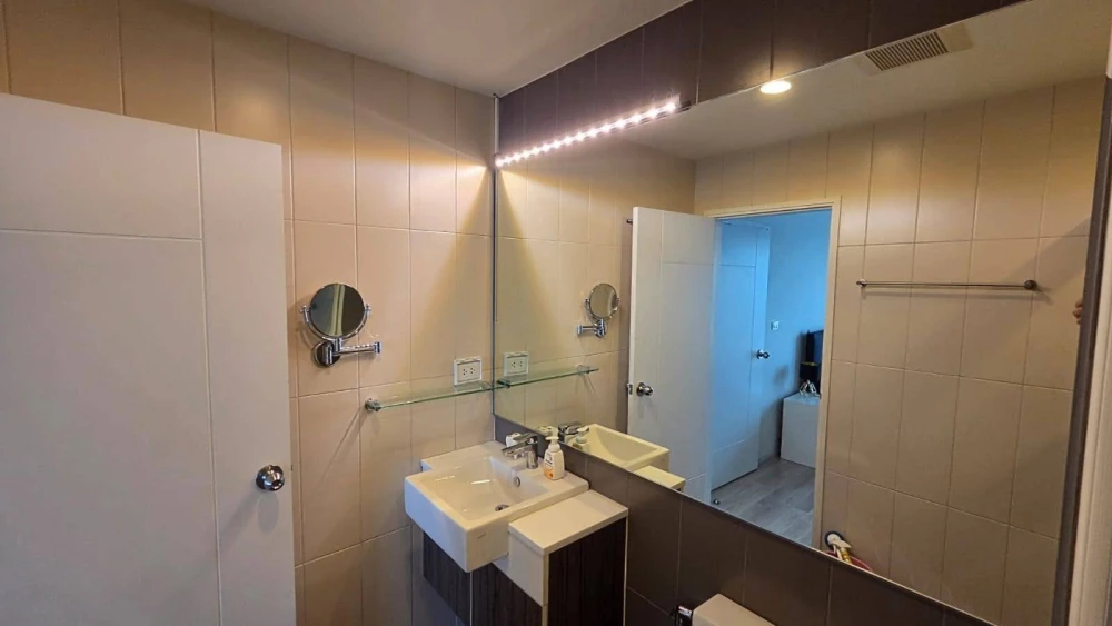 Centric Ratchada–Huai Khwang for rent, a comfortable room, decorated in a cool theme, comes with complete amenities. Reserve now!