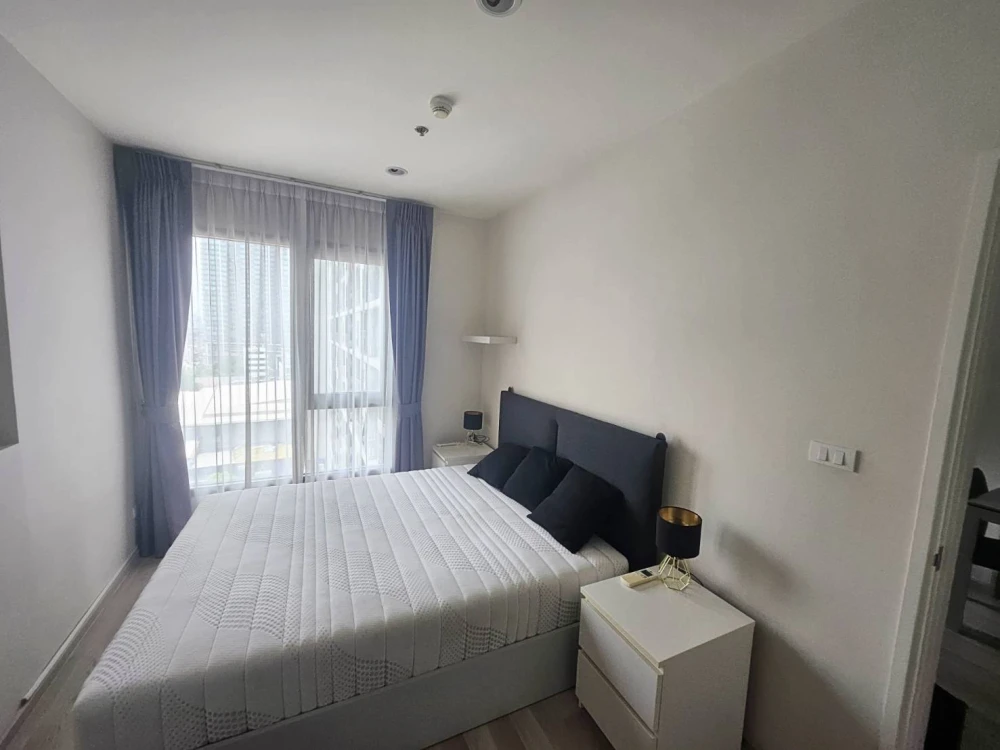 Centric Ratchada–Huai Khwang for rent, a comfortable room, decorated in a cool theme, comes with complete amenities. Reserve now!
