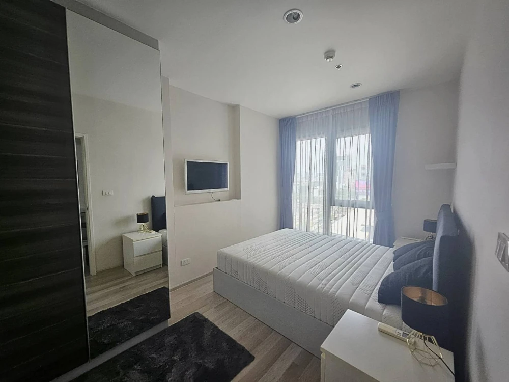 Centric Ratchada–Huai Khwang for rent, a comfortable room, decorated in a cool theme, comes with complete amenities. Reserve now!