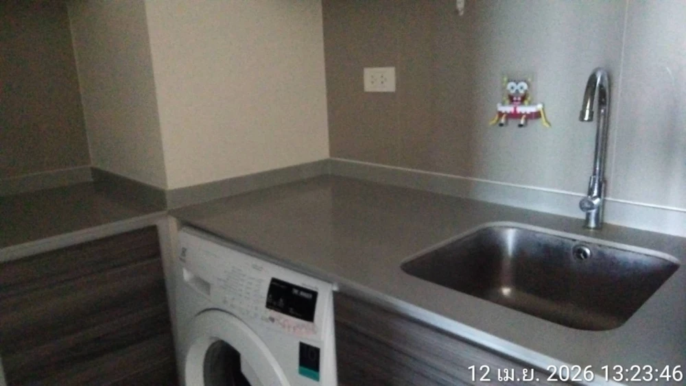 For rent: Centric Ratchada–Huai Khwang, ready to move in, fully furnished. Book now, don't miss out!