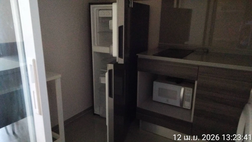 For rent: Centric Ratchada–Huai Khwang, ready to move in, fully furnished. Book now, don't miss out!
