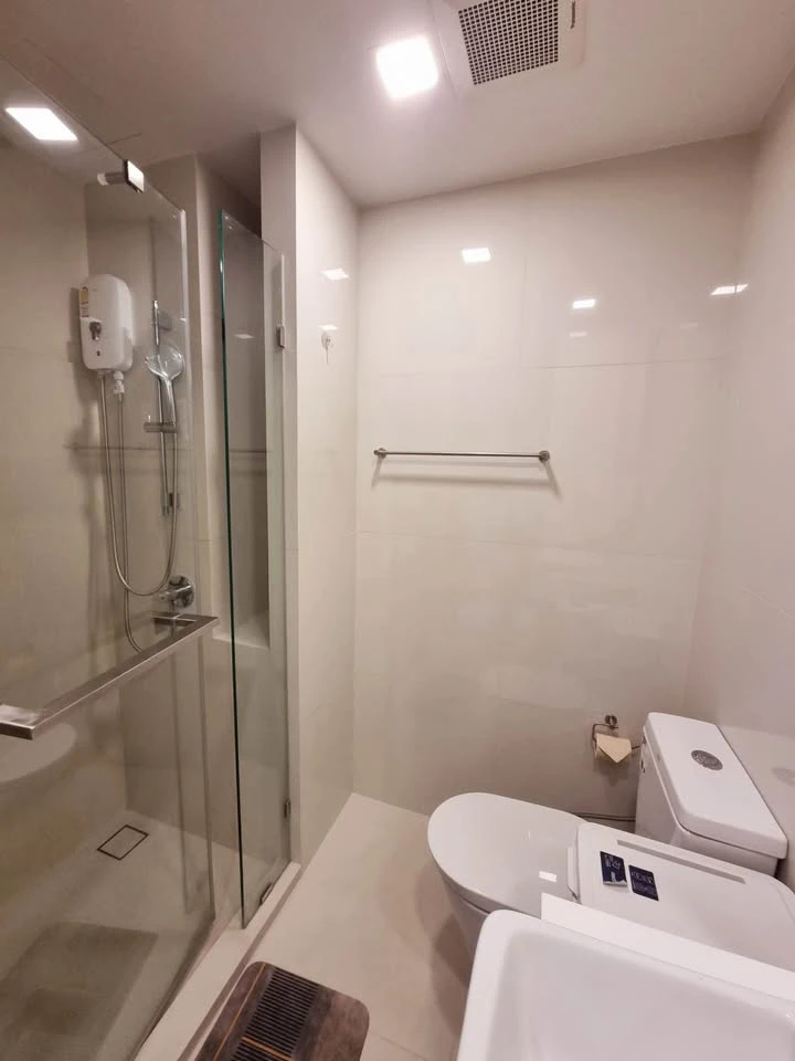 For rent: Centric Ratchayothin, 3-meter high ceiling, airy and comfortable, sunny in the morning, windy in the evening, quality community, good neighb