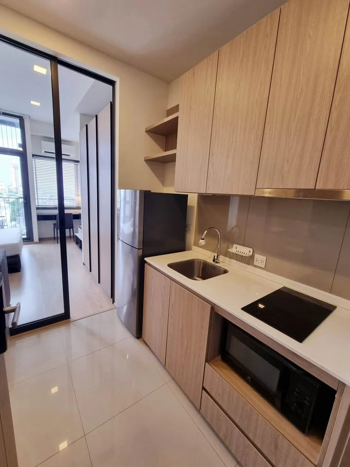 For rent: Centric Ratchayothin, 3-meter high ceiling, airy and comfortable, sunny in the morning, windy in the evening, quality community, good neighb