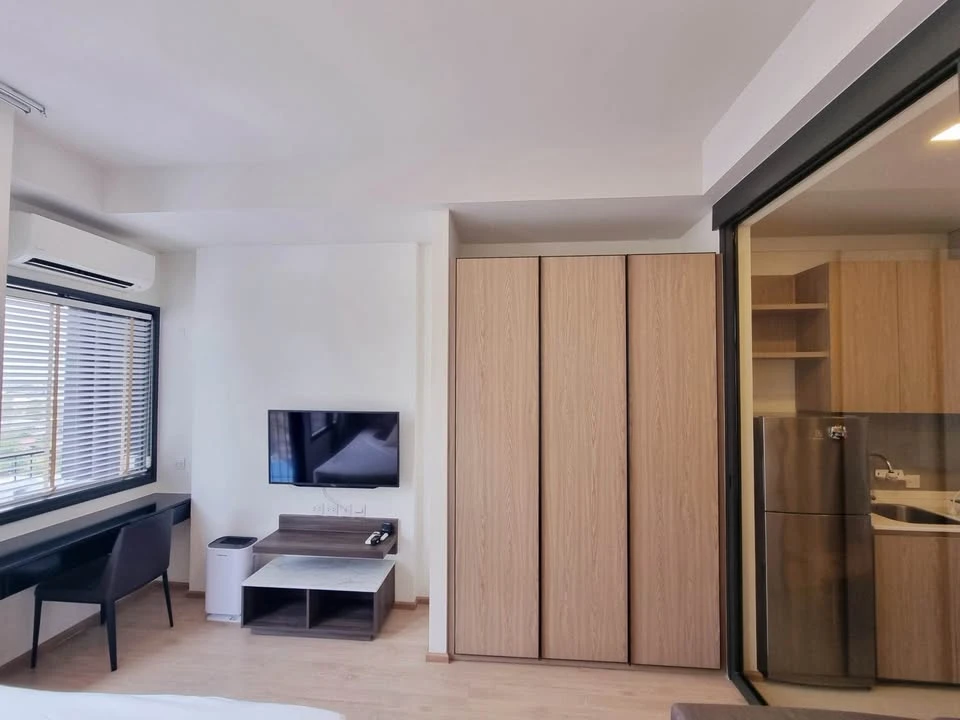 For rent: Centric Ratchayothin, 3-meter high ceiling, airy and comfortable, sunny in the morning, windy in the evening, quality community, good neighb