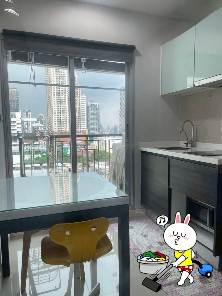 Spacious, fully furnished apartment for rent at Centric Sathorn St. Louis. Book now!!!