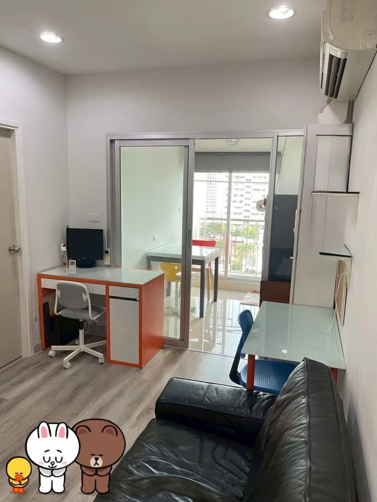 Spacious, fully furnished apartment for rent at Centric Sathorn St. Louis. Book now!!!