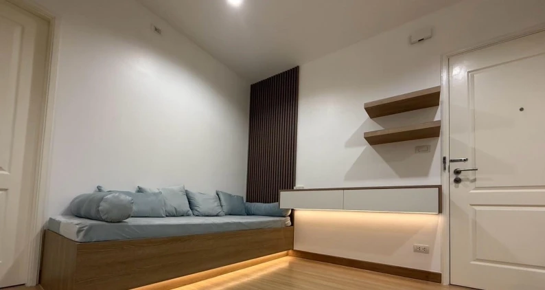For rent: Centric Scene Ratcha Vipha, 11th floor. Nice, fully furnished unit. Book now! Limited time offer!